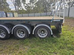 2005 Southern Cross 41 Foot Flat Deck Green