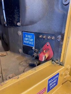 2007 Caterpillar
                825H 