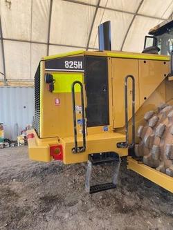 2007 Caterpillar
                825H 