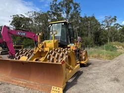 2007 Caterpillar
                825H 
