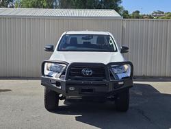 2022 Toyota
Hilux SR