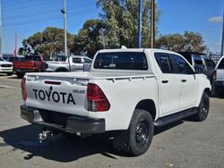 2022 Toyota
Hilux SR