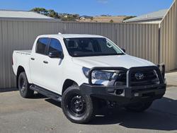 2022 Toyota
Hilux SR