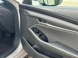 2025 Mazda
3 G20 Pure