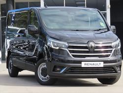 2025 Renault
                Trafic Premium