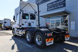 2024 Freightliner Cascadia 126 White