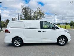 2025 LDV
                G10 