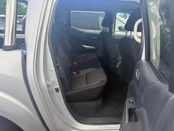 2024 Nissan Navara ST-X