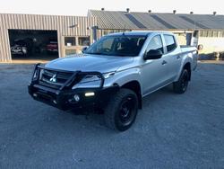 2020 Mitsubishi
Triton GLX