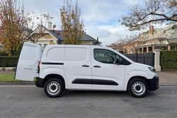 2024 Peugeot
Partner Pro