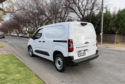 2024 Peugeot
Partner Pro