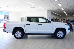 2025 Mitsubishi
Triton GLX+