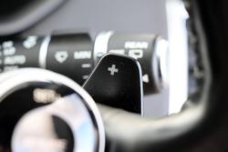 2018 Land Rover
                Discovery SD4 SE