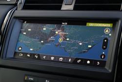 2018 Land Rover
                Discovery SD4 SE