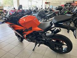 2022 KTM RC 390 RC Orange