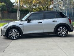 2024 MINI Hatch Cooper S MINI Yours F55 LCI-2 Melting Silver III