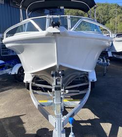 2025 QUINTREX 430 Fishabout