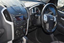 2016 Isuzu
                MU-X LS-M