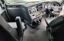2024 Freightliner Cascadia 126 White