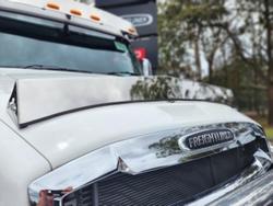 2024 Freightliner Cascadia 126 White