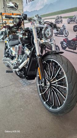 2025 Harley-davidson FXBR BREAKOUT (117) Vivid Black