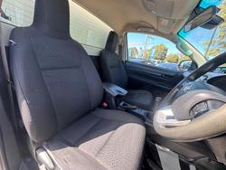 2019 Toyota Hilux SR