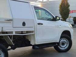 2019 Toyota
                Hilux SR