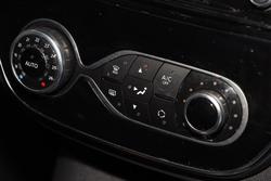 2019 Renault
                Captur Intens