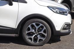 2019 Renault
                Captur Intens