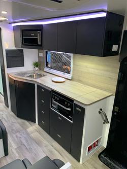 2025 Design RV Odyssey V7-7 Semi Off-Road