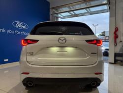 2022 Mazda
CX-5 D35 Akera