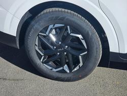 2025 Kia
Carnival Sport