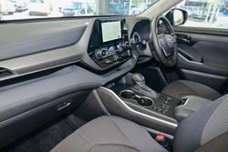 2024 Toyota
                Kluger GX