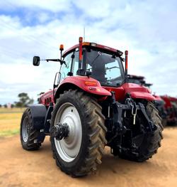 2011 CASE IH Magnum 215 RED