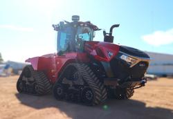 0 CASE IH 715 Steiger Quadtrac RED