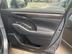 2022 Toyota
                Kluger Grande