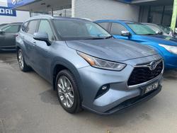 2022 Toyota
                Kluger Grande