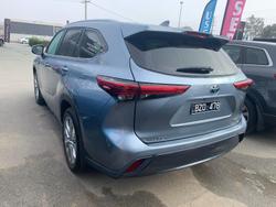 2022 Toyota
                Kluger Grande