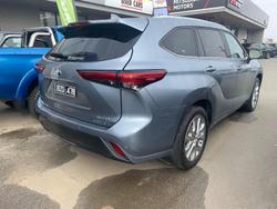 2022 Toyota
                Kluger Grande