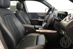 2022 Mercedes-Benz
                GLB-Class GLB200
