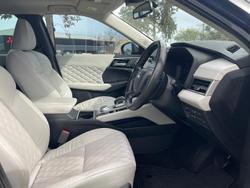 2022 Mitsubishi Outlander PHEV Exceed