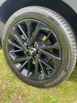 2022 Mitsubishi
Outlander PHEV Exceed