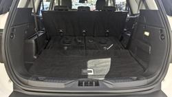 2024 Ford
                Everest Ambiente