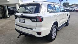 2024 Ford
                Everest Ambiente