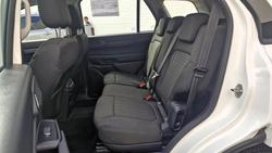 2024 Ford
                Everest Ambiente