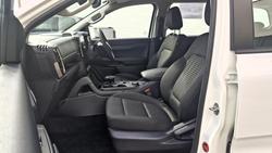2024 Ford
                Everest Ambiente