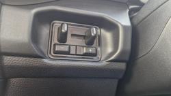 2024 Ford
                Everest Ambiente