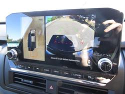 2024 Mitsubishi
Triton GLX+