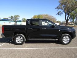 2024 Mitsubishi
Triton GLX+
