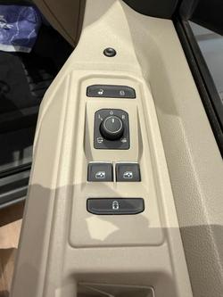 2025 Volkswagen Multivan TDI360 Life